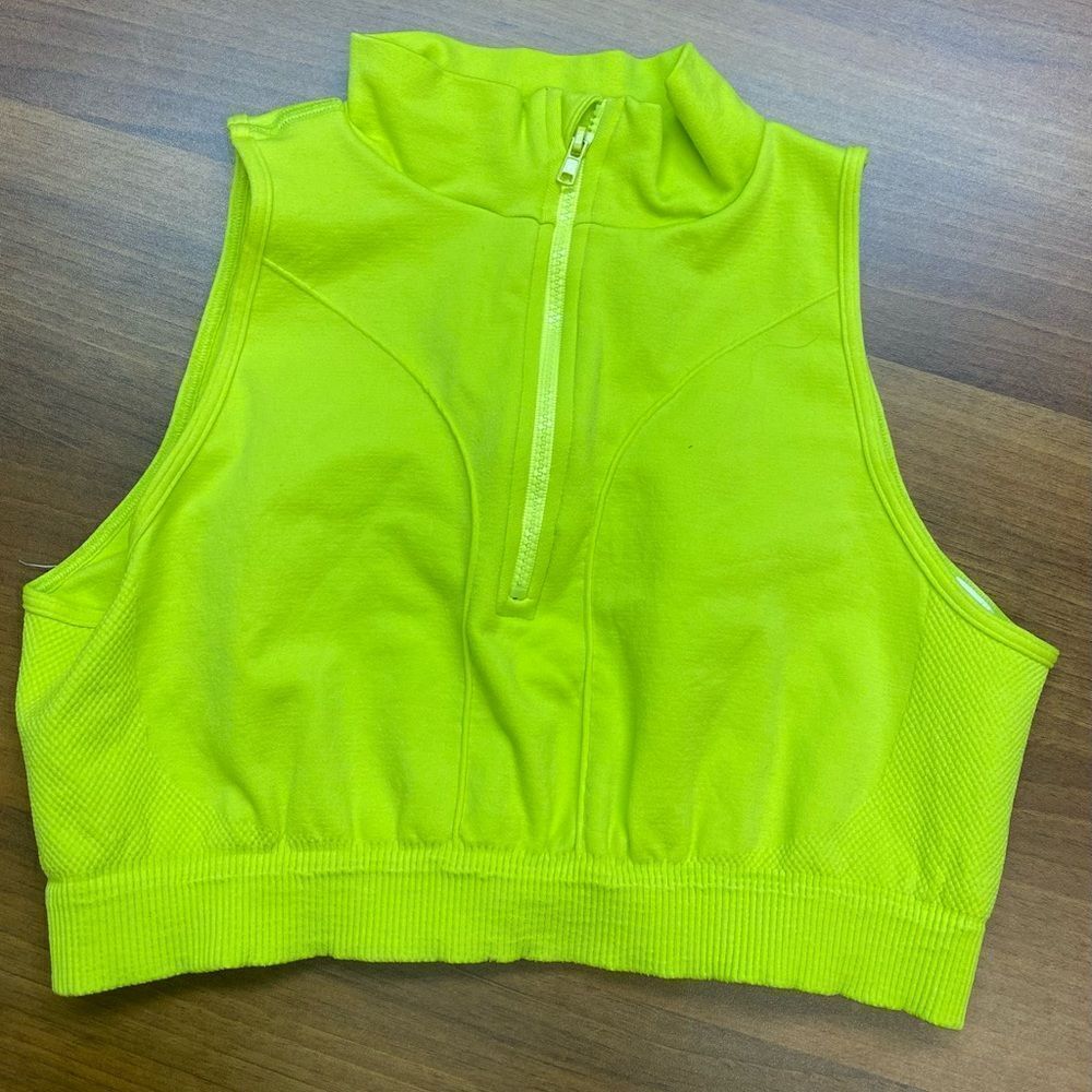 🆕Camila Coelho NWOT Valentina Zip Tank in Chartreuse - Picture 6 of 8